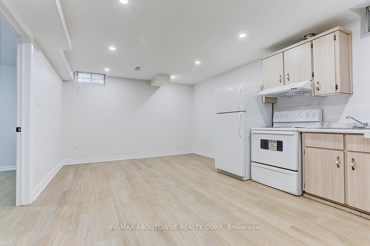 Photo 5 of Unit Bsmt, 9 Belwood Boulevard, Vaughan, Patterson — HOMEH