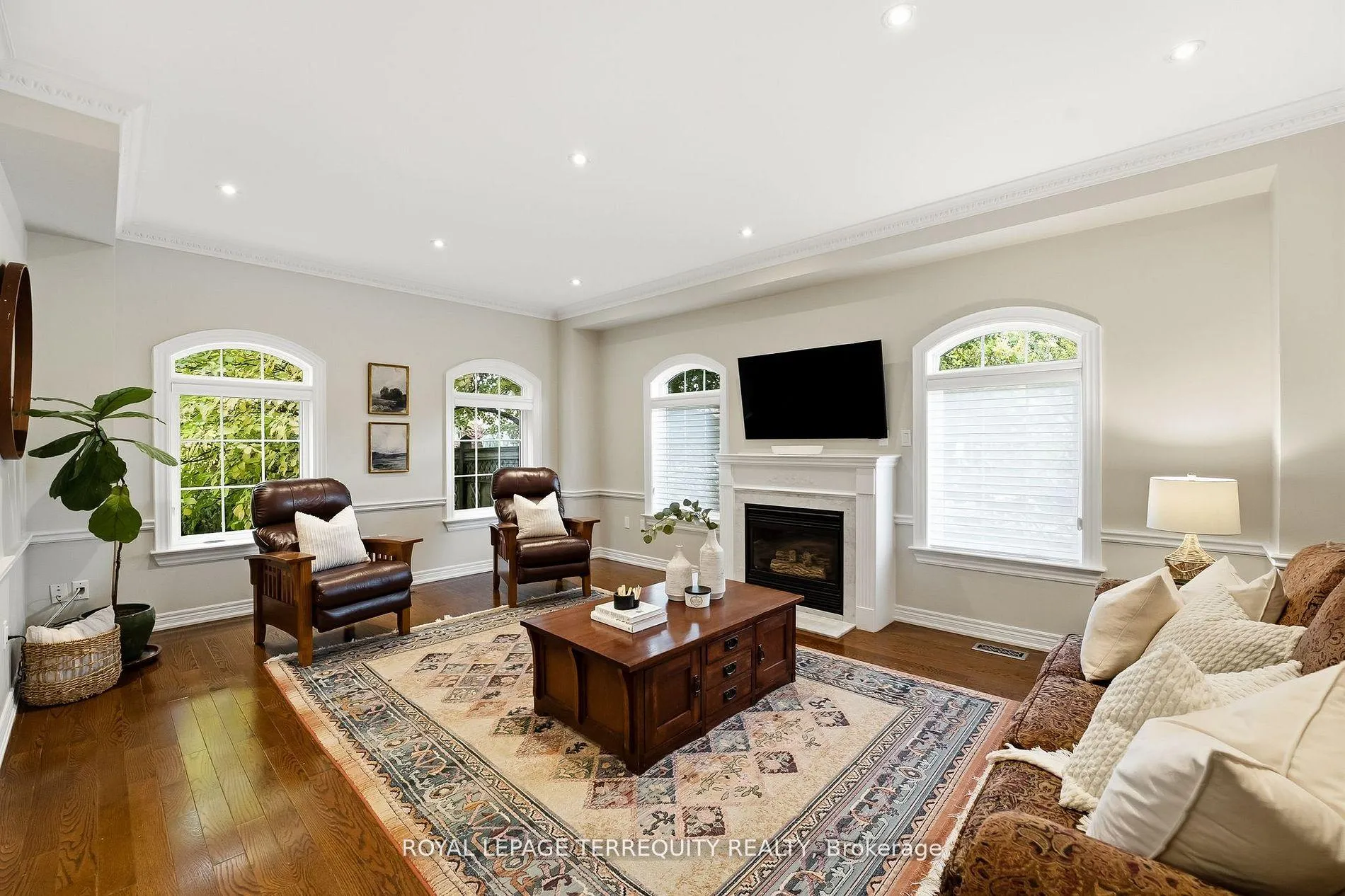 Photo 9 of 134 Cassels Road E, Whitby, Brooklin — HOMEH