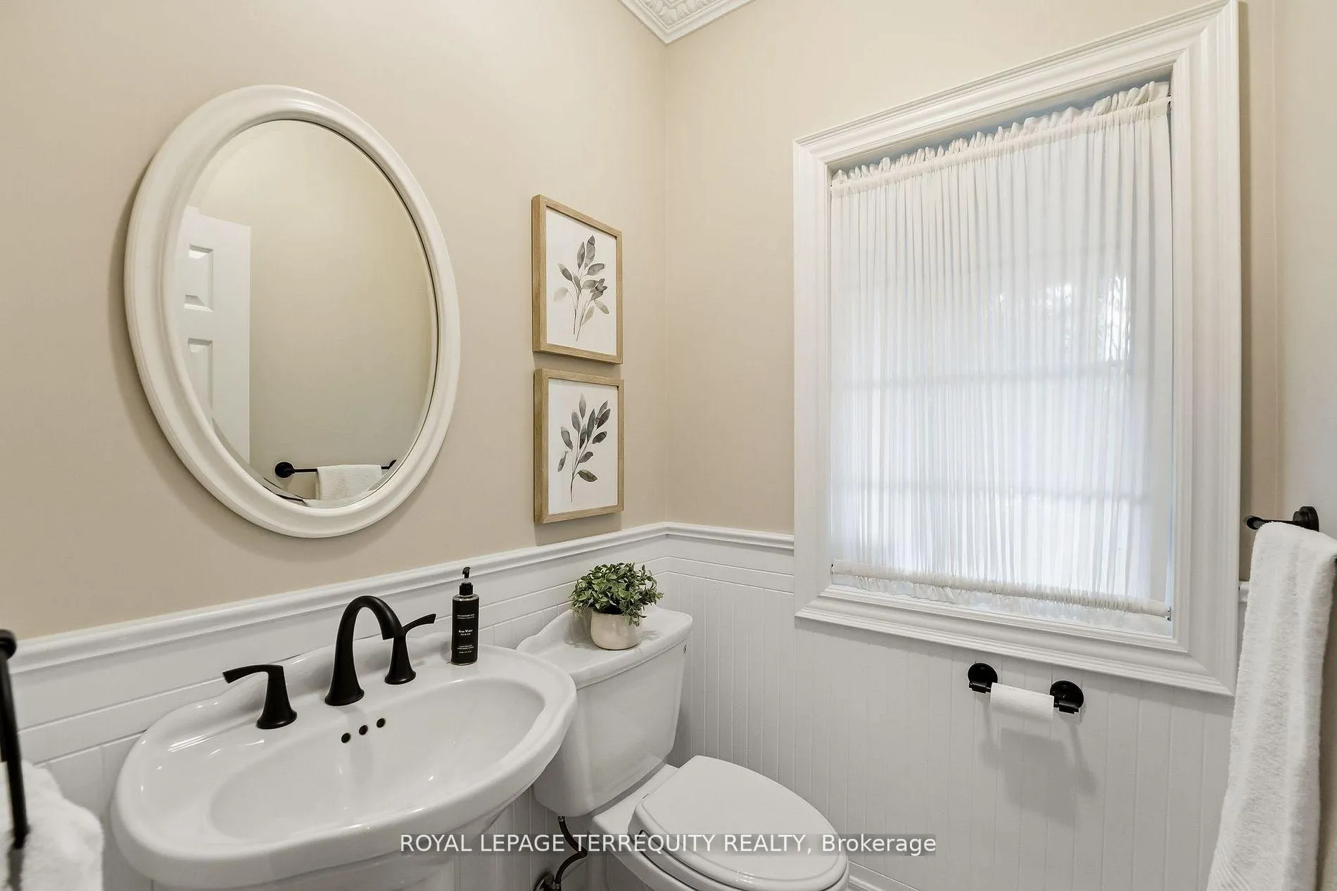 Photo 20 of 134 Cassels Road E, Whitby, Brooklin — HOMEH