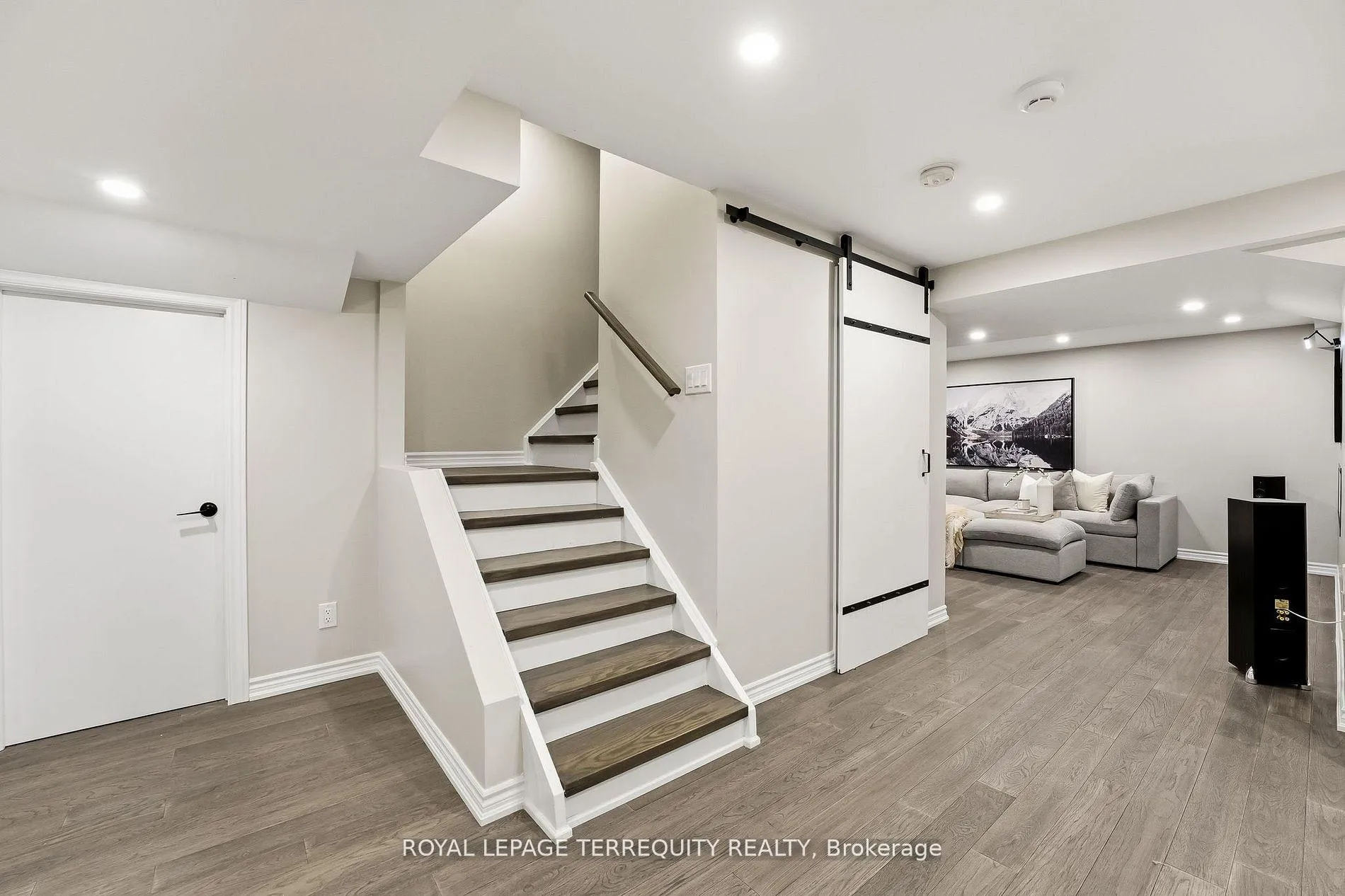 Photo 33 of 134 Cassels Road E, Whitby, Brooklin — HOMEH