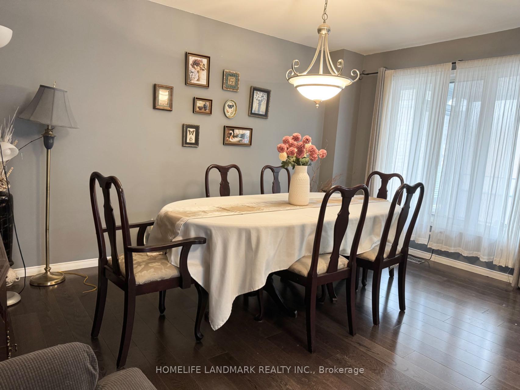 Photo 3 of 28 Randolph Avenue, Whitby, Williamsburg — HOMEH