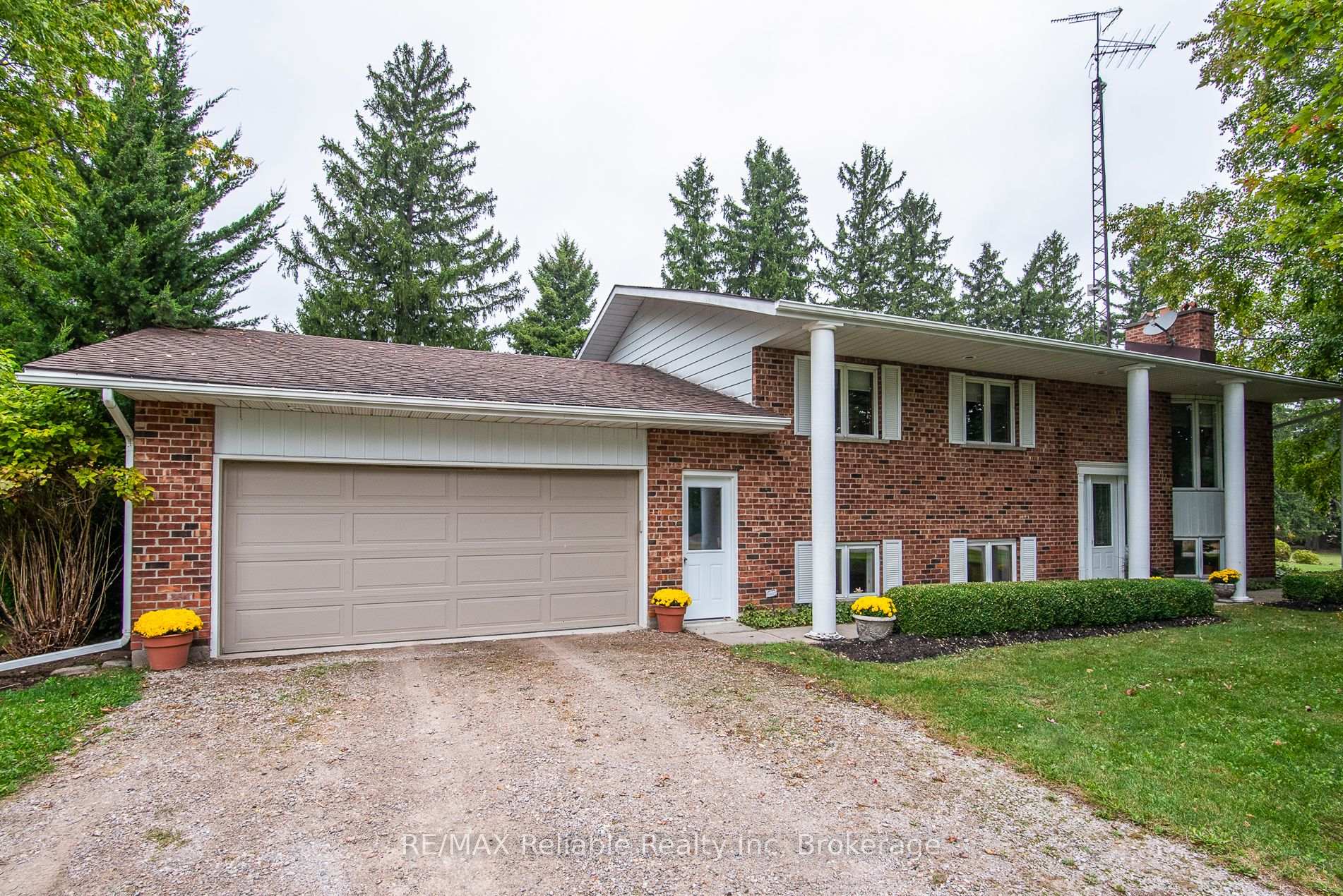 Photo 3 of 3492 Road 182, R.R.#2, West Perth, Hibbert — HOMEH