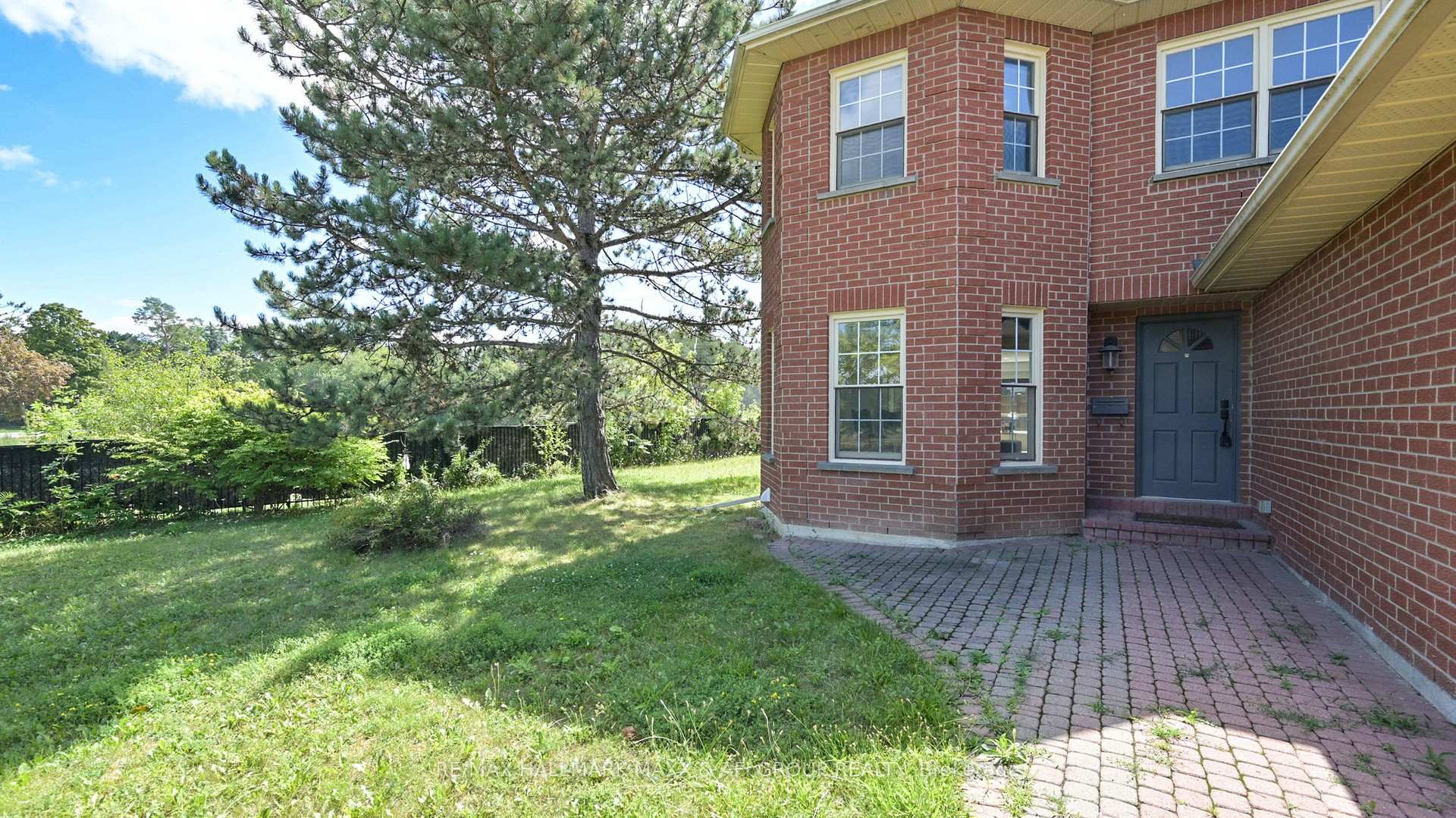 Photo 5 of 243 Murray Drive, Aurora, Aurora Highlands — HOMEH