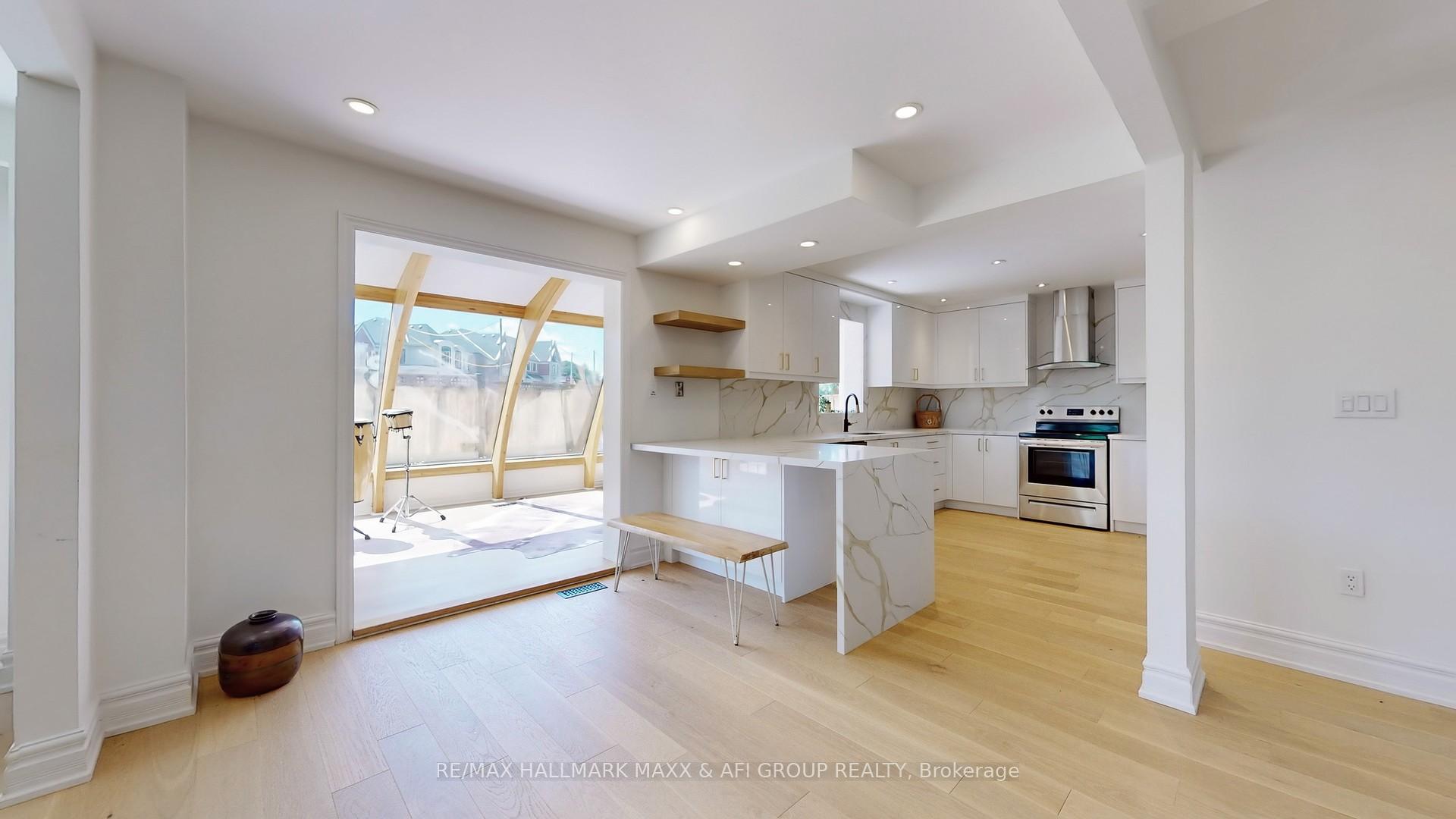 Photo 12 of 243 Murray Drive, Aurora, Aurora Highlands — HOMEH