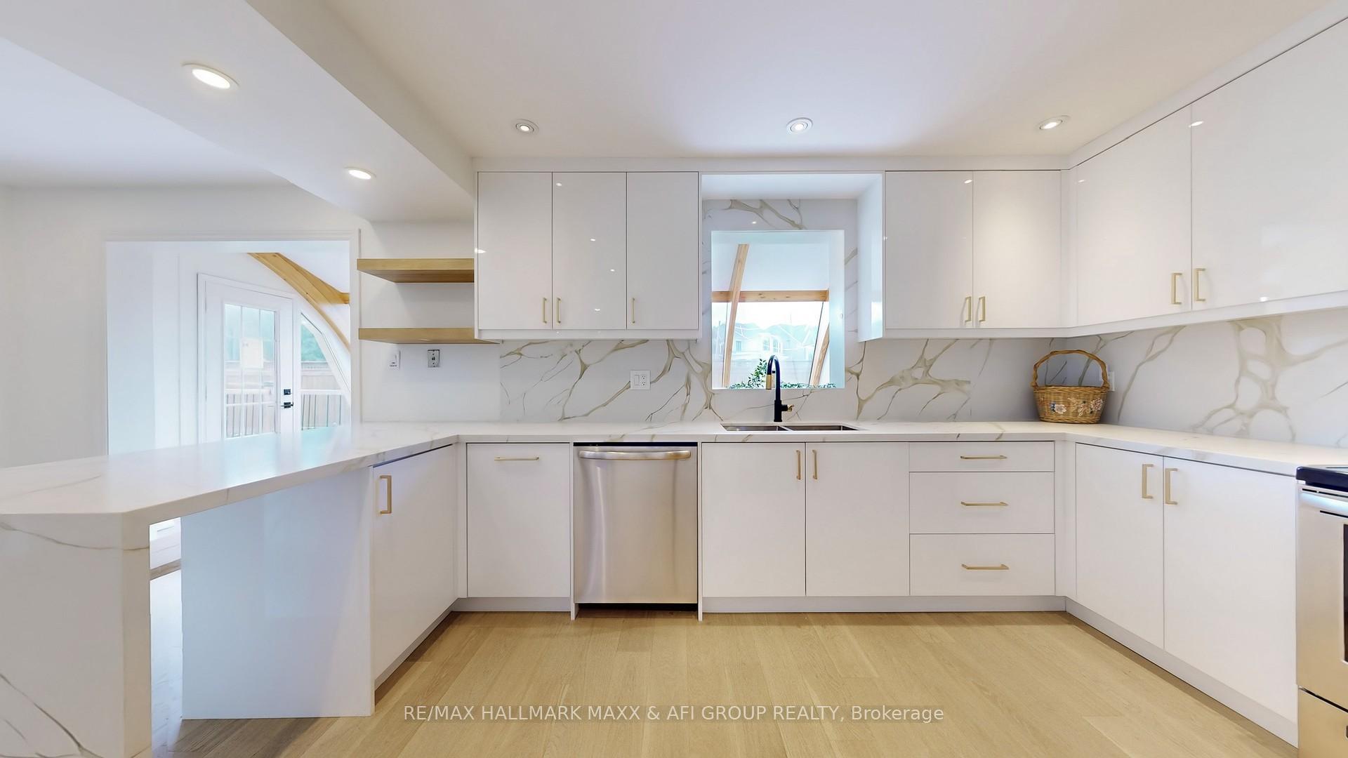 Photo 20 of 243 Murray Drive, Aurora, Aurora Highlands — HOMEH