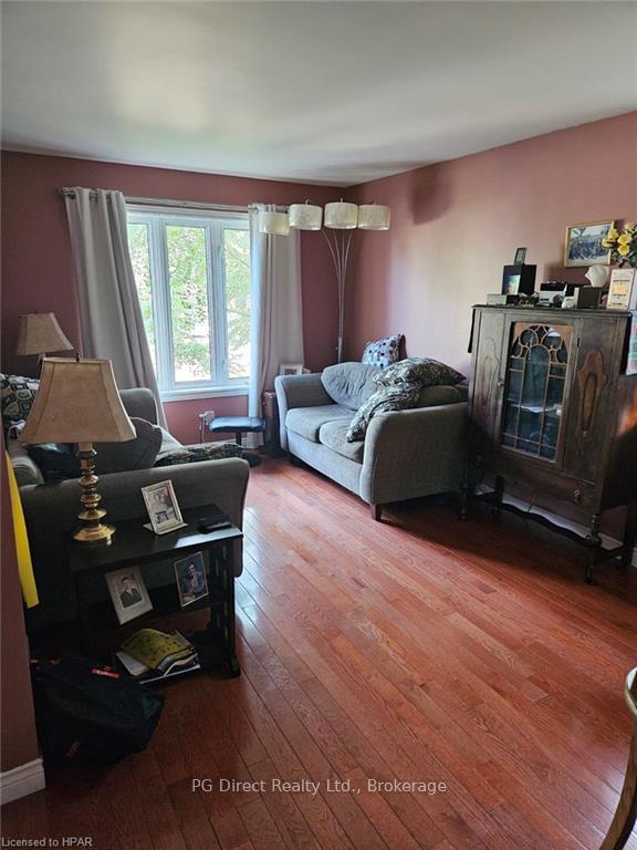 Photo 2 of 4233 Northwood Lakes Drive, Windsor, Roseland East — HOMEH