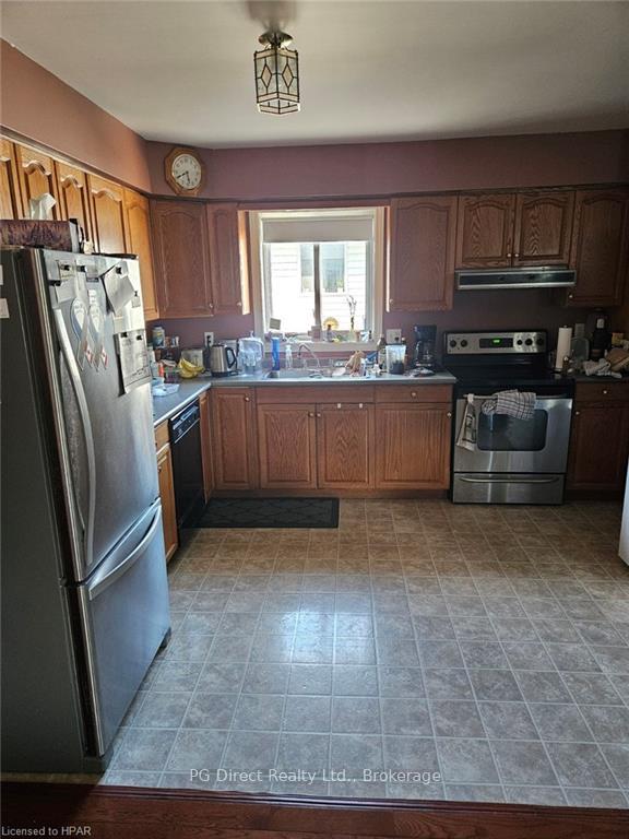 Photo 3 of 4233 Northwood Lakes Drive, Windsor, Roseland East — HOMEH