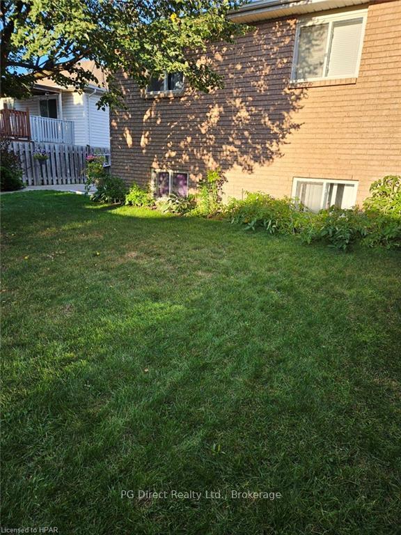 Photo 11 of 4233 Northwood Lakes Drive, Windsor, Roseland East — HOMEH