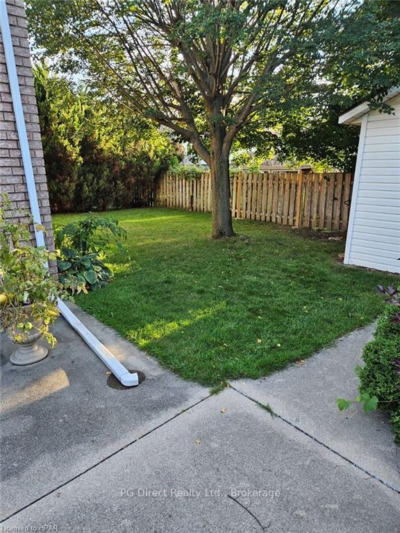 Photo 12 of 4233 Northwood Lakes Drive, Windsor, Roseland East — HOMEH