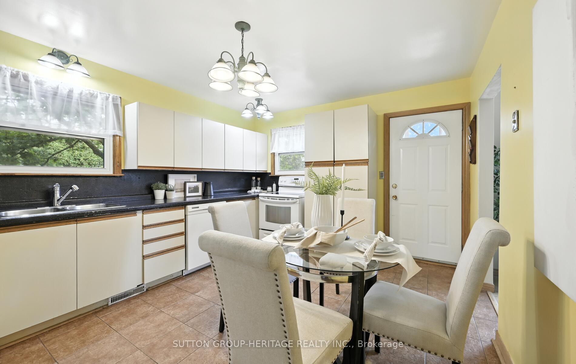 Photo 9 of 405 Columbus Road W, Whitby, Brooklin — HOMEH