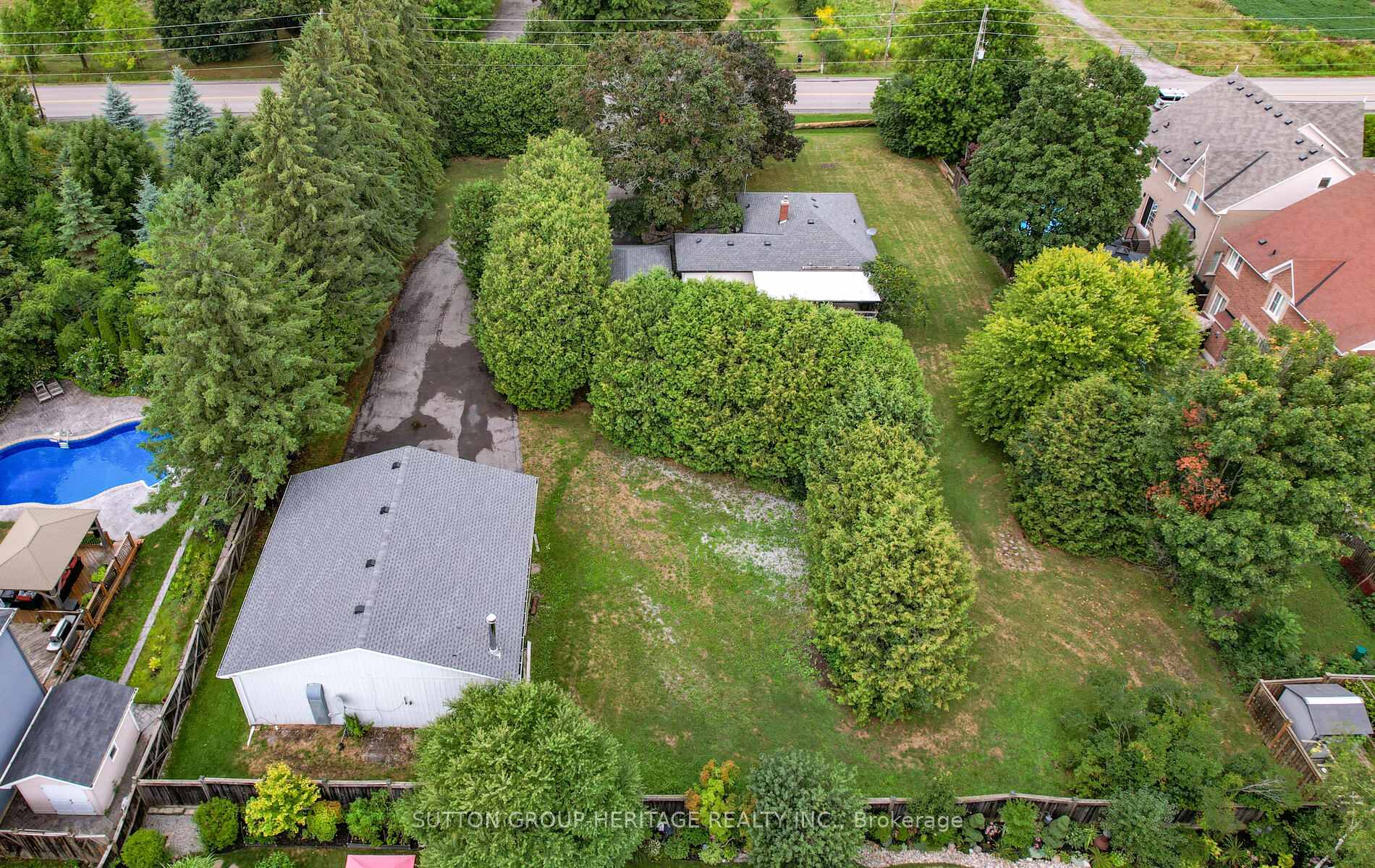 Photo 34 of 405 Columbus Road W, Whitby, Brooklin — HOMEH
