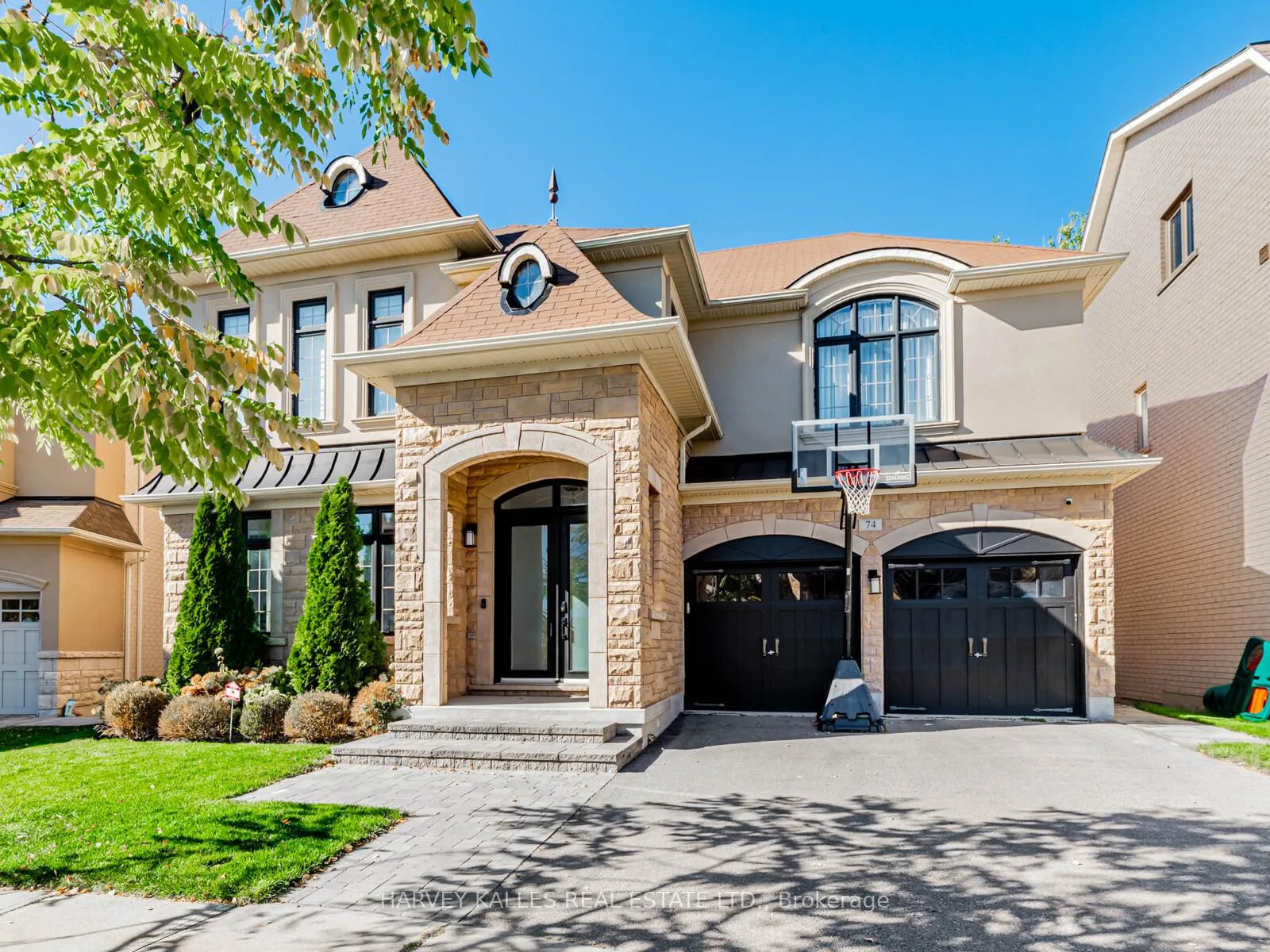 Photo 2 of 74 Rumsey Road, Vaughan, Patterson — HOMEH