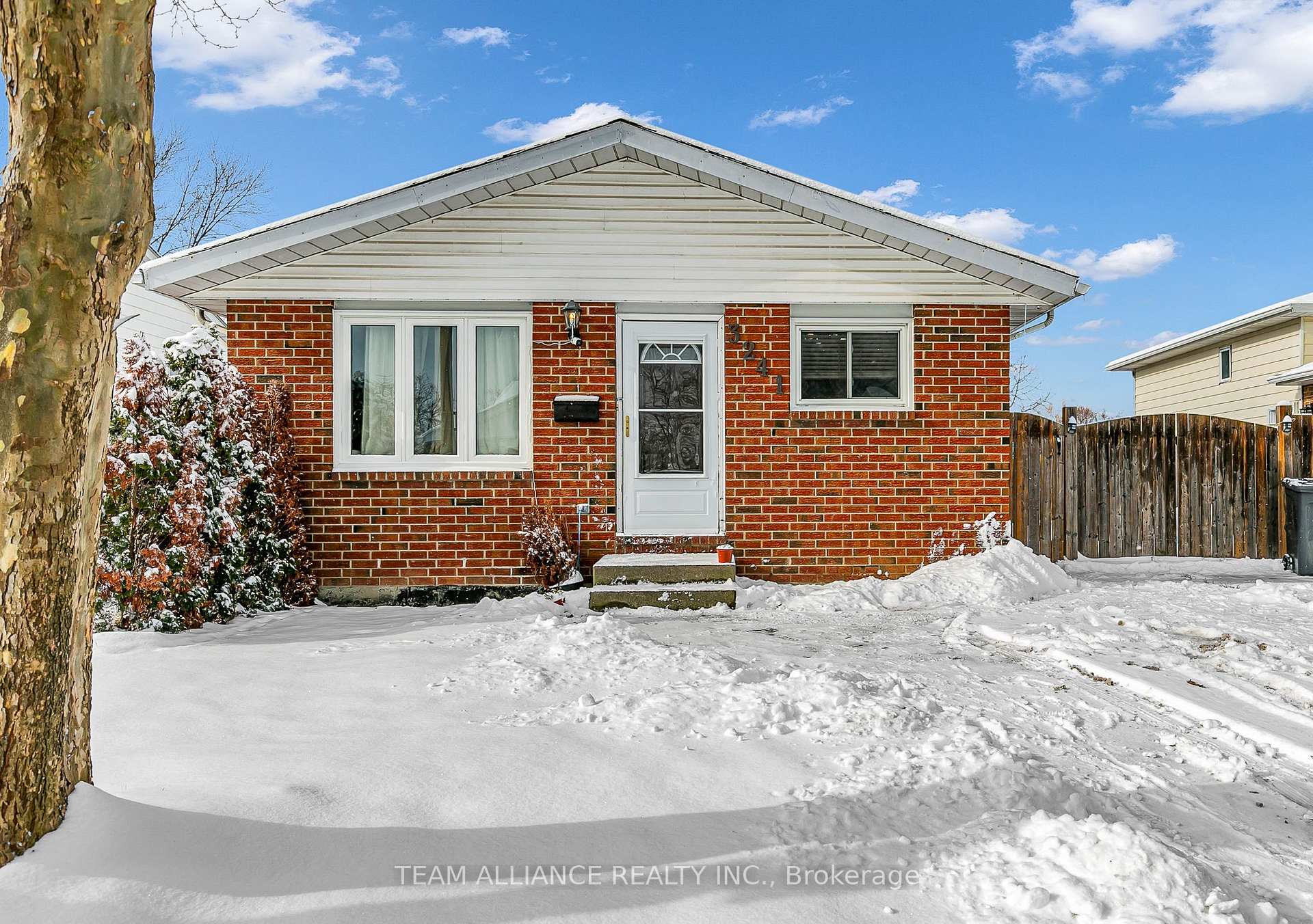 Photo 1 of 3241 Aurora Drive, Windsor, Forest Glade — HOMEH