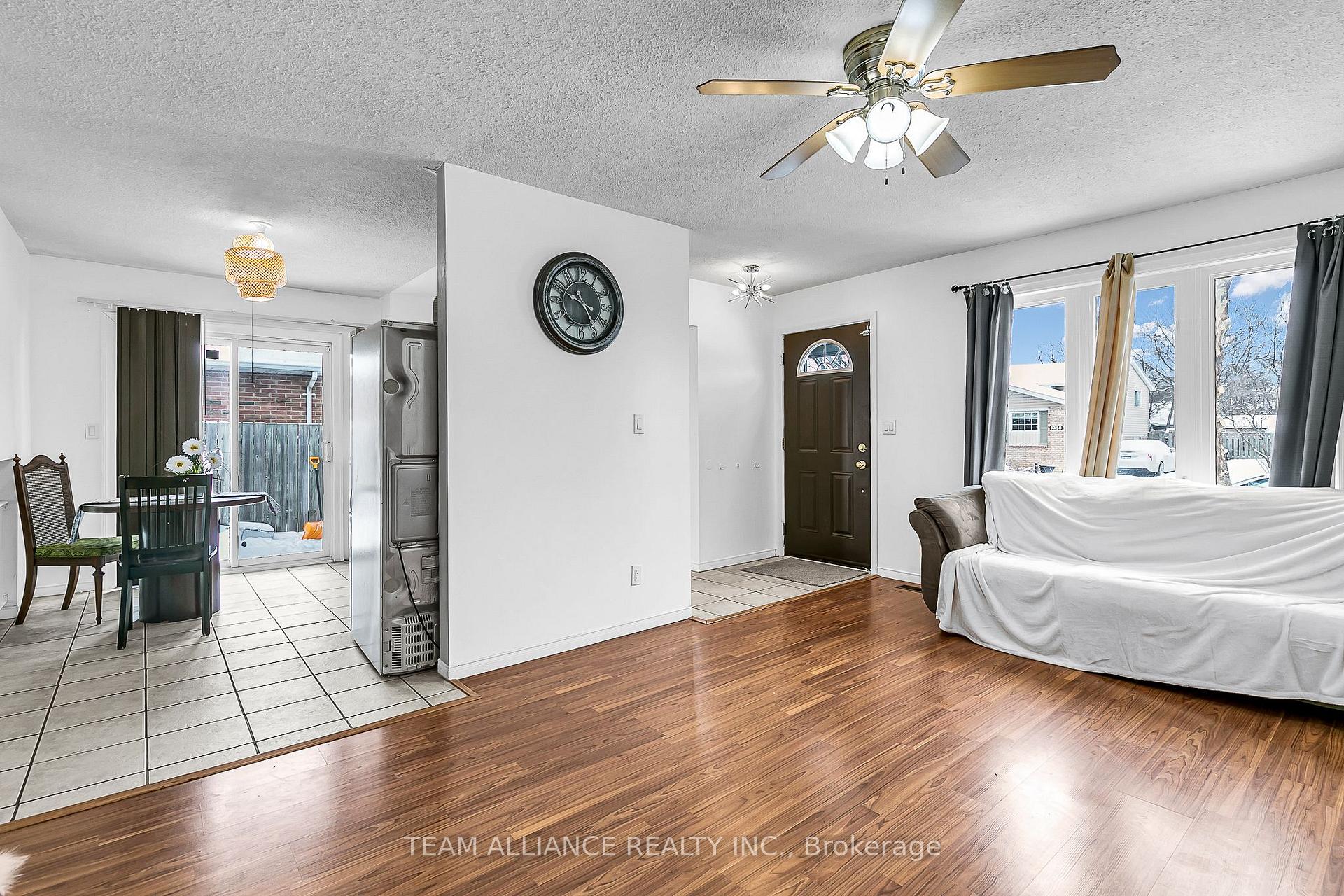 Photo 6 of 3241 Aurora Drive, Windsor, Forest Glade — HOMEH