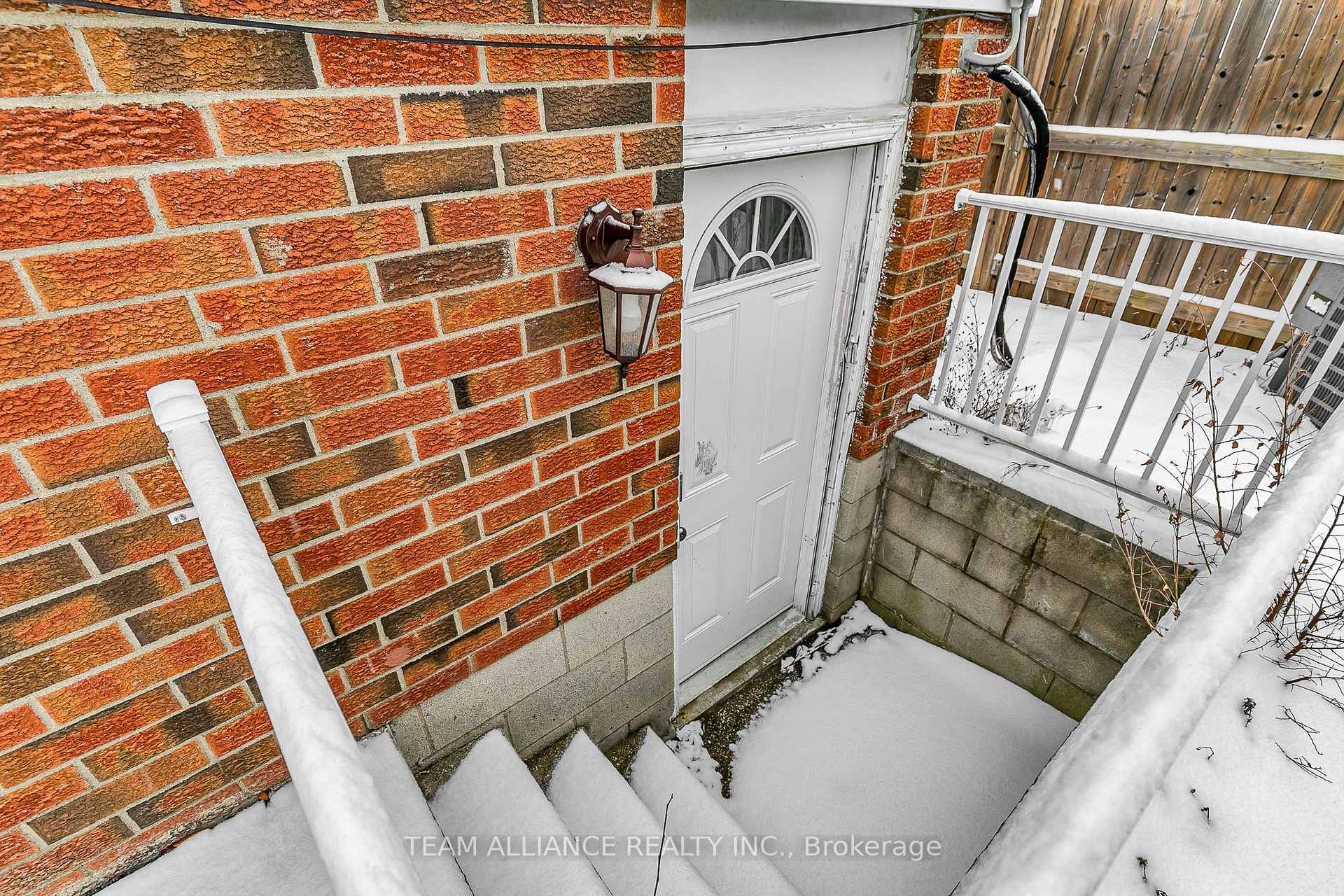 Photo 7 of 3241 Aurora Drive, Windsor, Forest Glade — HOMEH