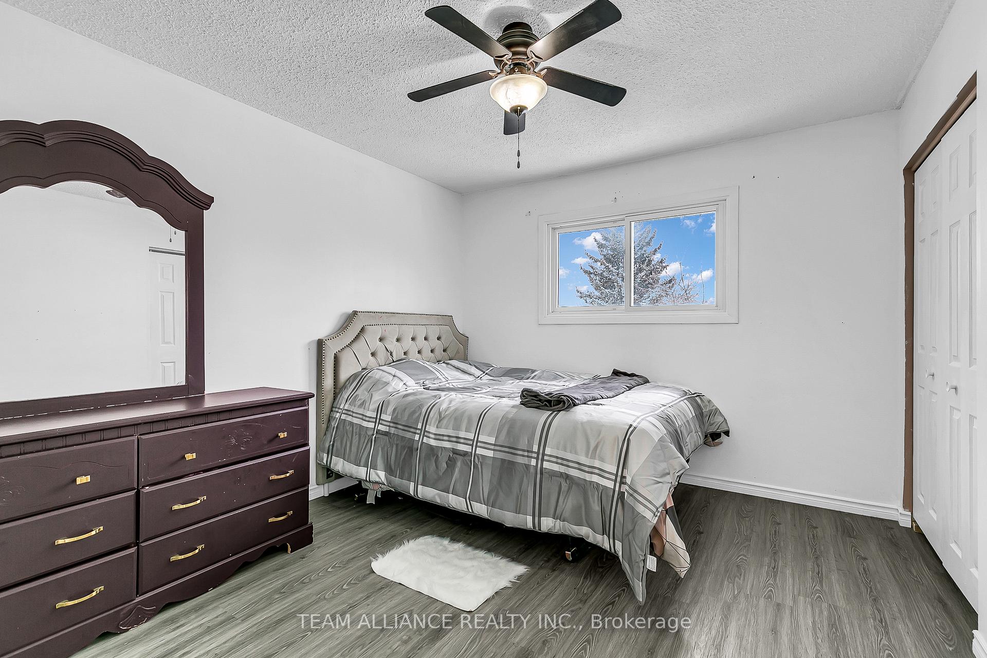 Photo 11 of 3241 Aurora Drive, Windsor, Forest Glade — HOMEH