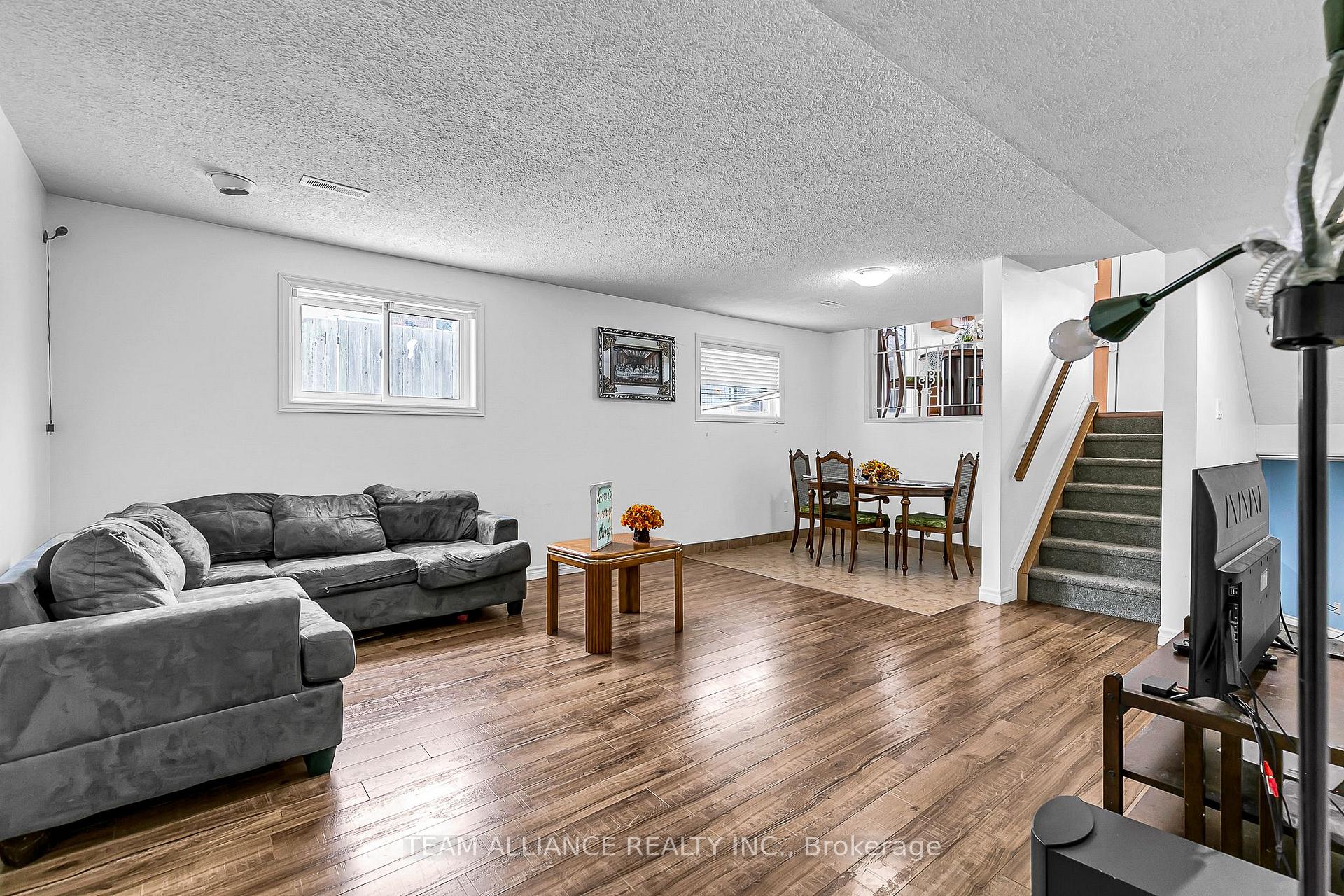Photo 15 of 3241 Aurora Drive, Windsor, Forest Glade — HOMEH