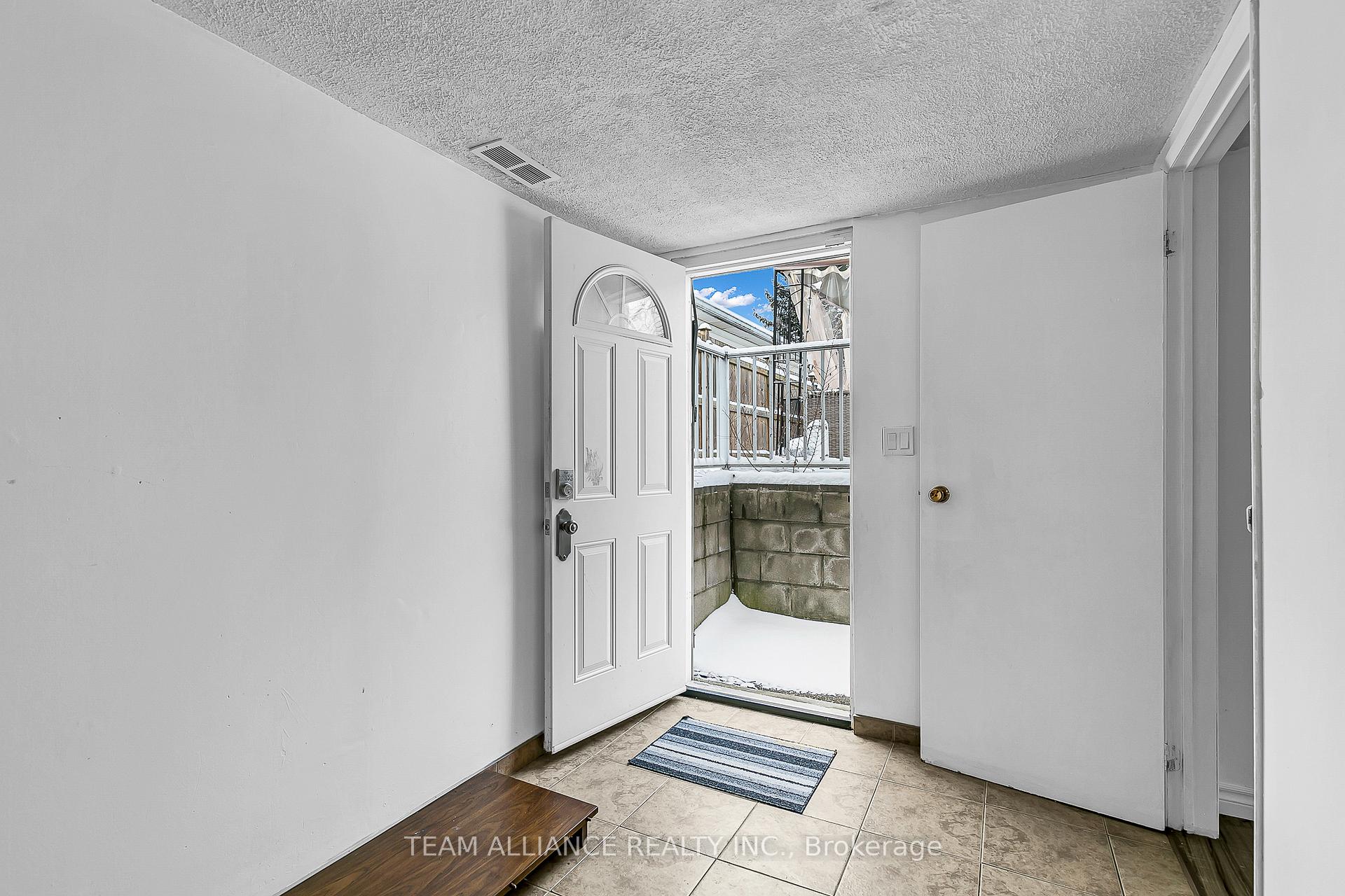 Photo 20 of 3241 Aurora Drive, Windsor, Forest Glade — HOMEH
