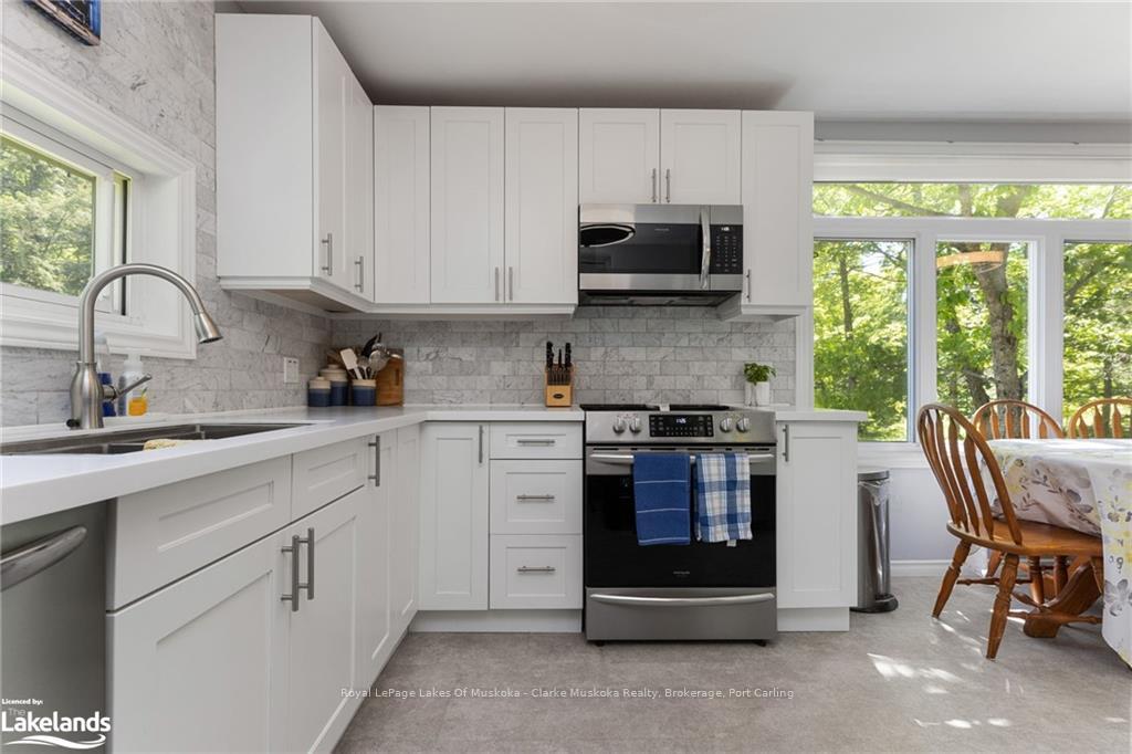 Photo 8 of 17 Labrash Lake Road, Whitestone — HOMEH
