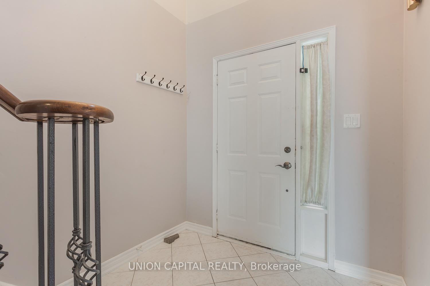 Photo 3 of 21 Horseshoe Drive, Whitby, Blue Grass Meadows — HOMEH