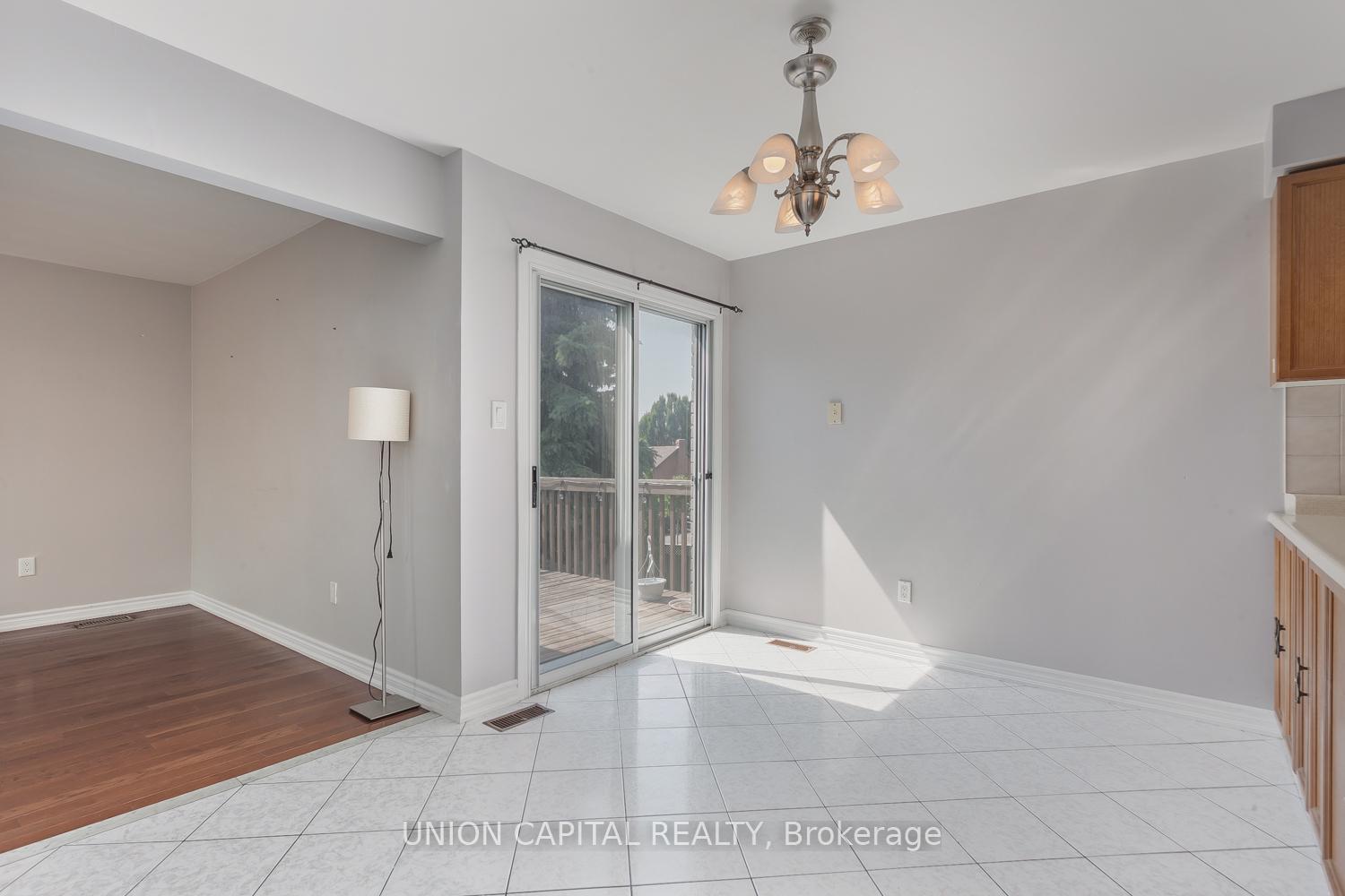Photo 9 of 21 Horseshoe Drive, Whitby, Blue Grass Meadows — HOMEH