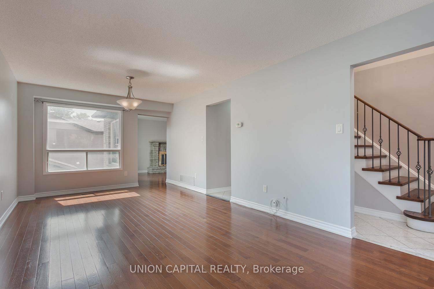Photo 11 of 21 Horseshoe Drive, Whitby, Blue Grass Meadows — HOMEH