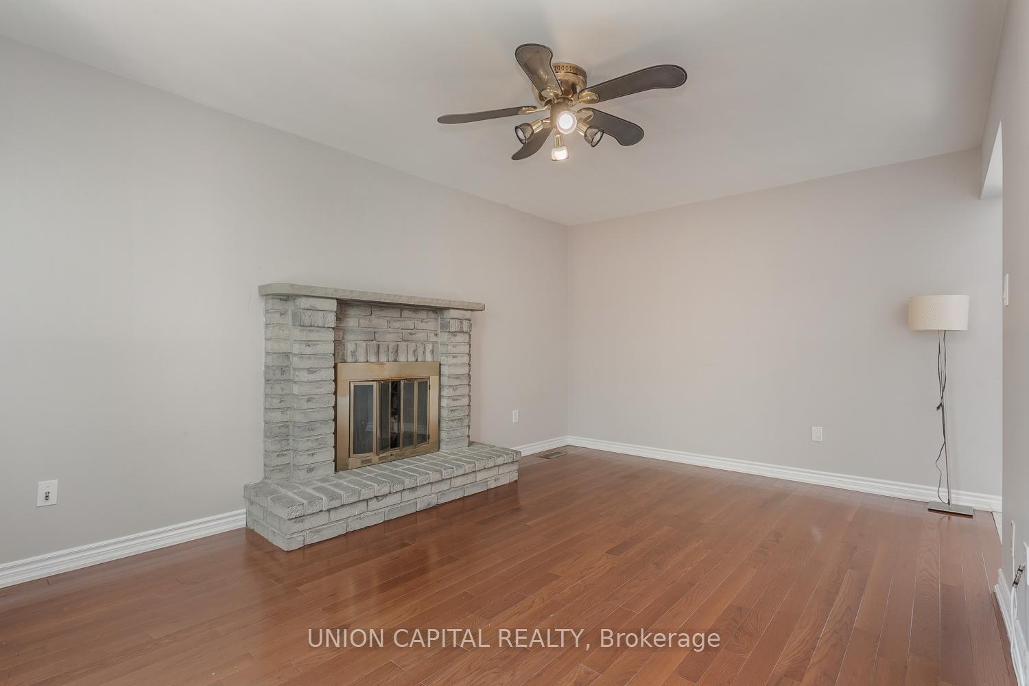 Photo 14 of 21 Horseshoe Drive, Whitby, Blue Grass Meadows — HOMEH