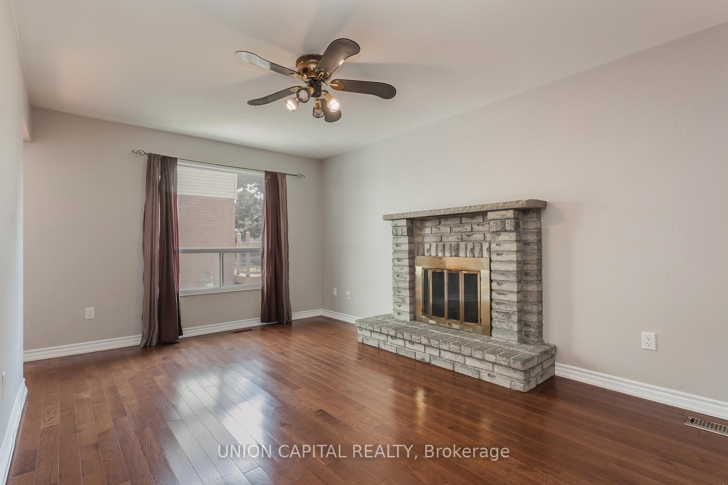 Photo 15 of 21 Horseshoe Drive, Whitby, Blue Grass Meadows — HOMEH