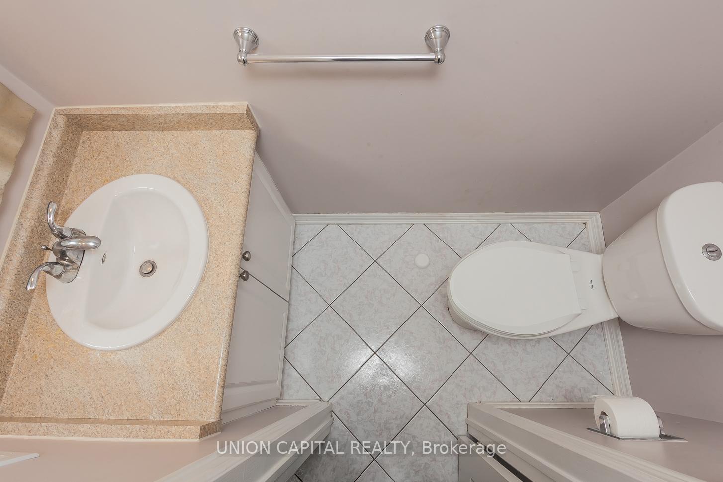 Photo 16 of 21 Horseshoe Drive, Whitby, Blue Grass Meadows — HOMEH