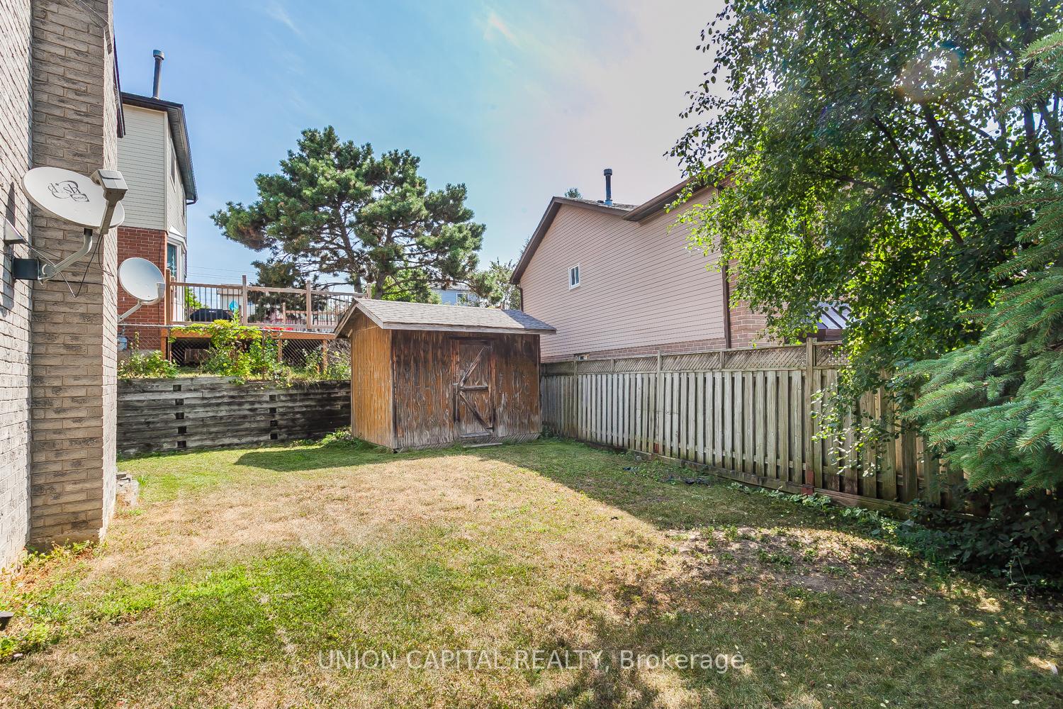 Photo 30 of 21 Horseshoe Drive, Whitby, Blue Grass Meadows — HOMEH