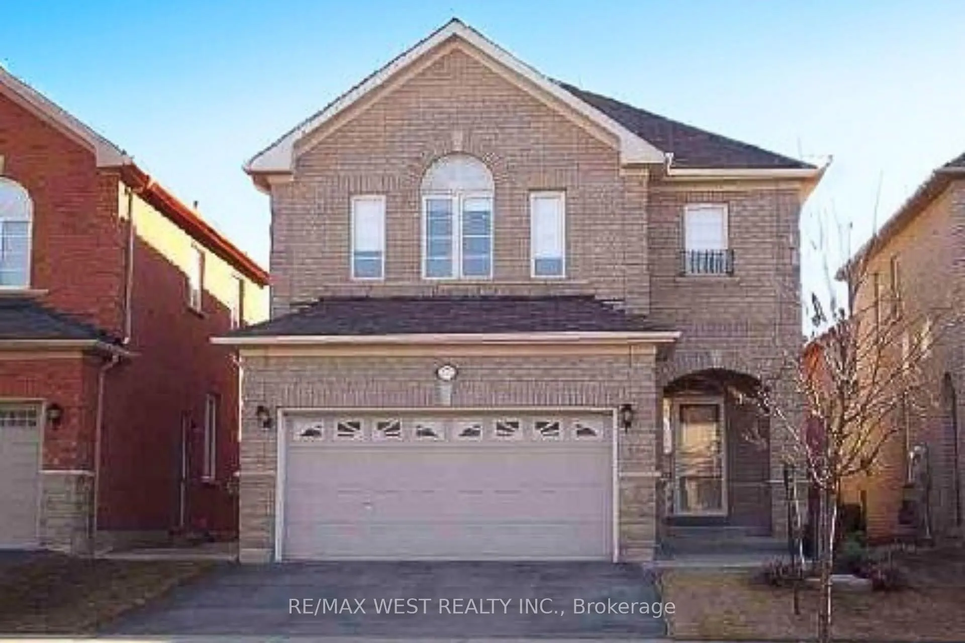 Photo 3 of 571 Vellore Woods Boulevard, Vaughan, Vellore Village — HOMEH