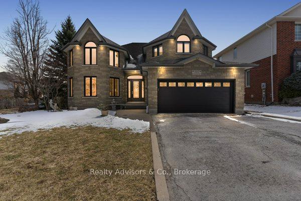 Photo 2 of 537 Buckingham Boulevard, Waterloo — HOMEH