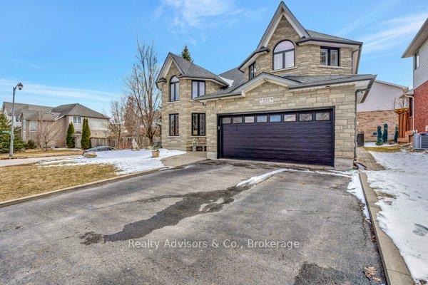 Photo 3 of 537 Buckingham Boulevard, Waterloo — HOMEH