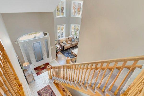 Photo 17 of 537 Buckingham Boulevard, Waterloo — HOMEH