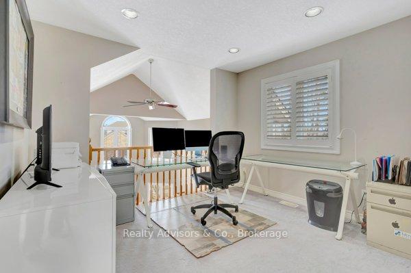 Photo 19 of 537 Buckingham Boulevard, Waterloo — HOMEH