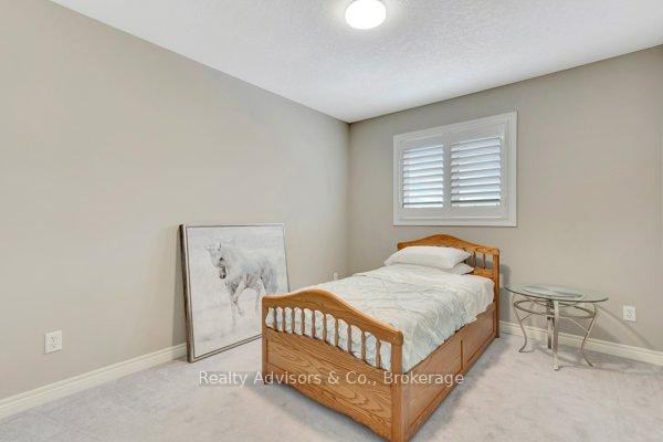 Photo 20 of 537 Buckingham Boulevard, Waterloo — HOMEH