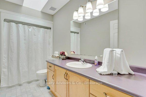 Photo 21 of 537 Buckingham Boulevard, Waterloo — HOMEH