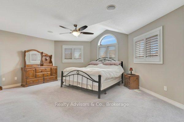 Photo 24 of 537 Buckingham Boulevard, Waterloo — HOMEH