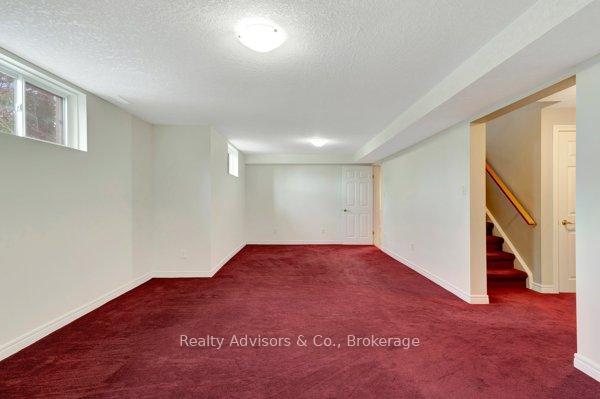 Photo 28 of 537 Buckingham Boulevard, Waterloo — HOMEH
