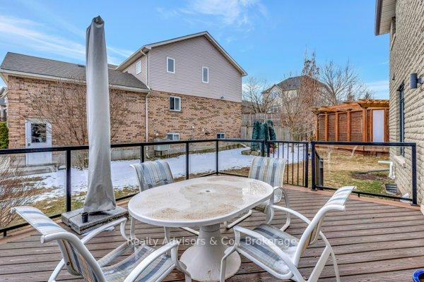 Photo 34 of 537 Buckingham Boulevard, Waterloo — HOMEH