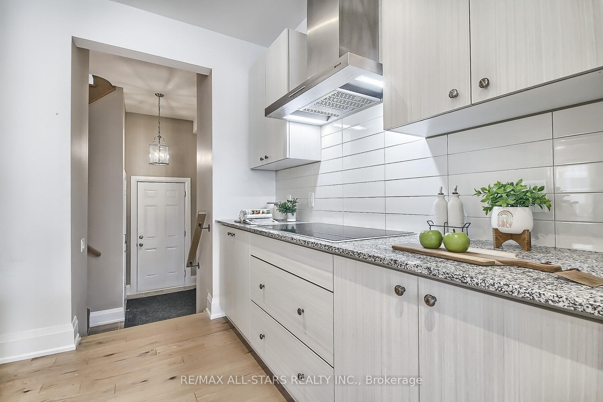 Photo 16 of 18 Pennine Drive, Whitby, Rural Whitby — HOMEH