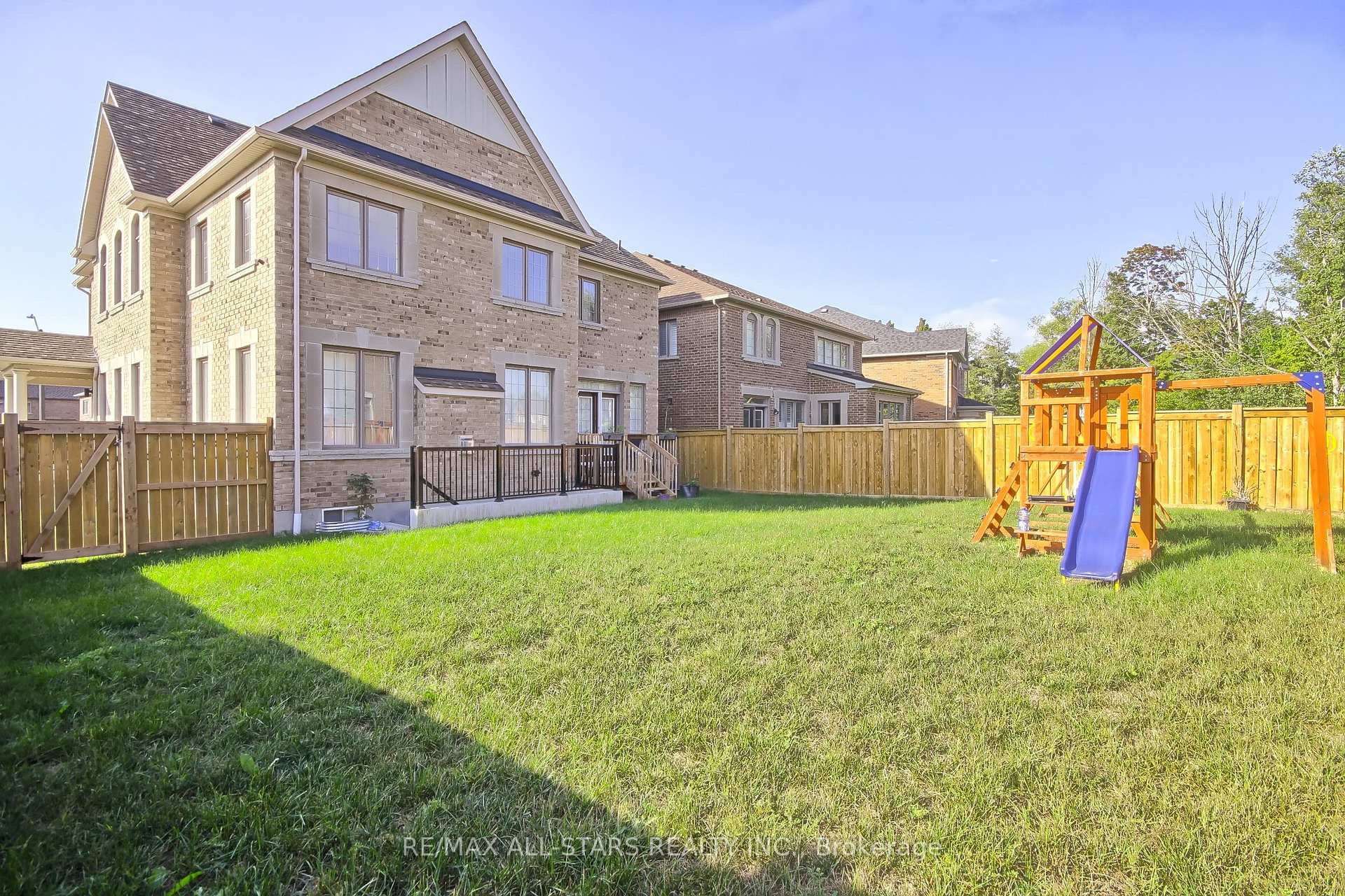 Photo 49 of 18 Pennine Drive, Whitby, Rural Whitby — HOMEH