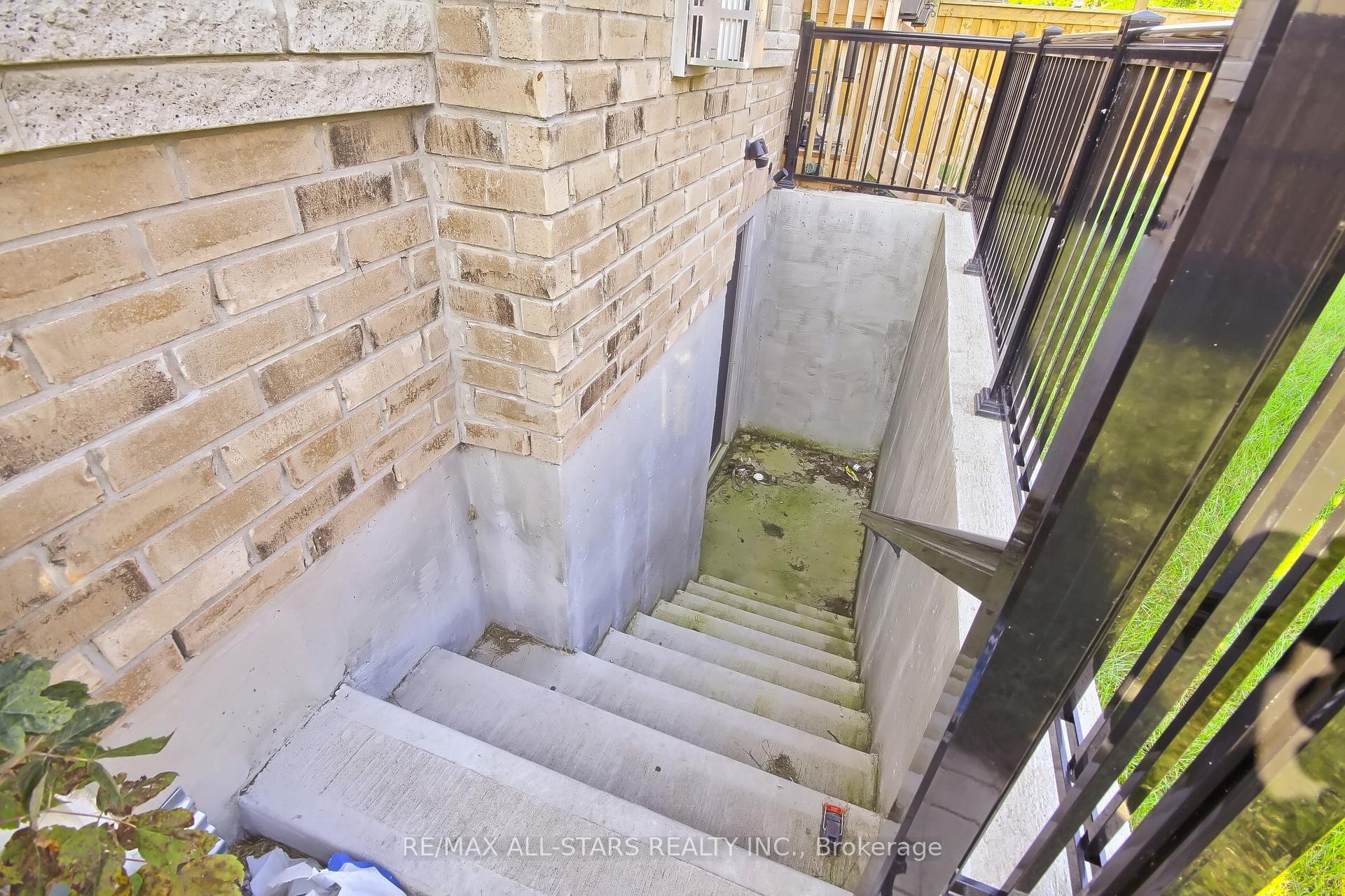 Photo 50 of 18 Pennine Drive, Whitby, Rural Whitby — HOMEH