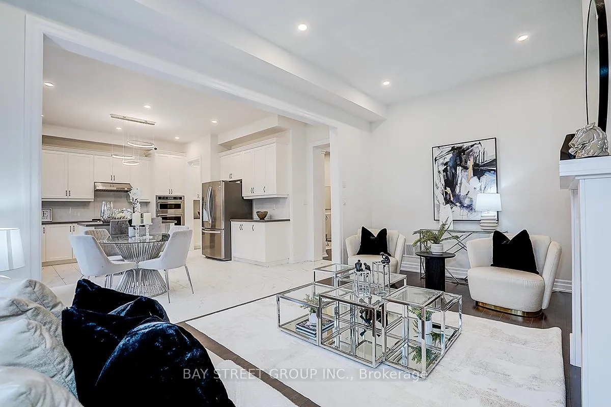 Photo 11 of 14 Botelho Circle, Aurora, Bayview Southeast — HOMEH