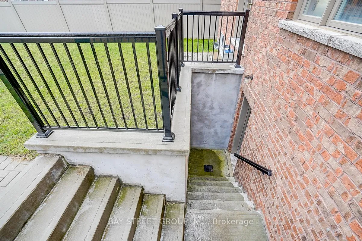 Photo 43 of 14 Botelho Circle, Aurora, Bayview Southeast — HOMEH