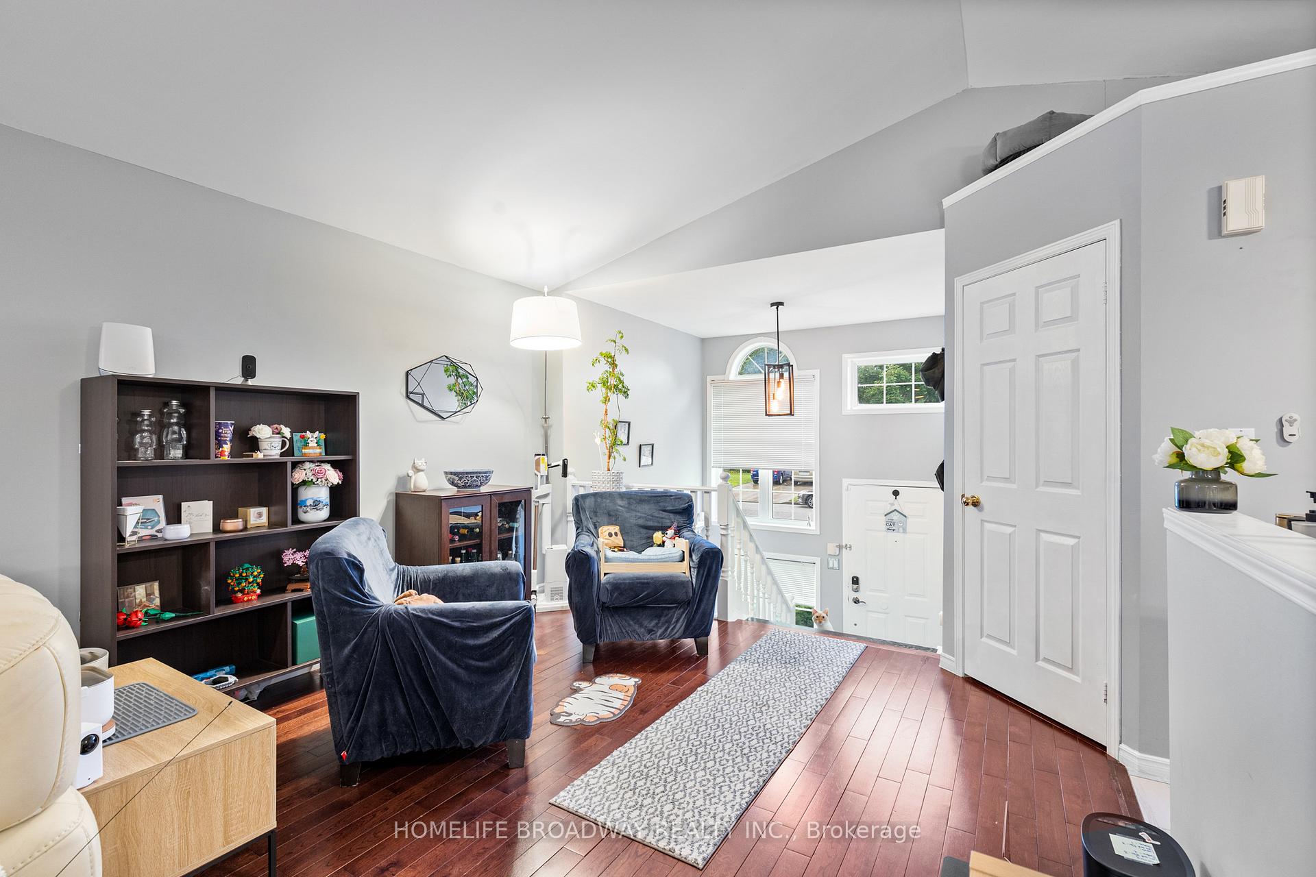 Photo 2 of 3283 Northway Avenue, Windsor — HOMEH