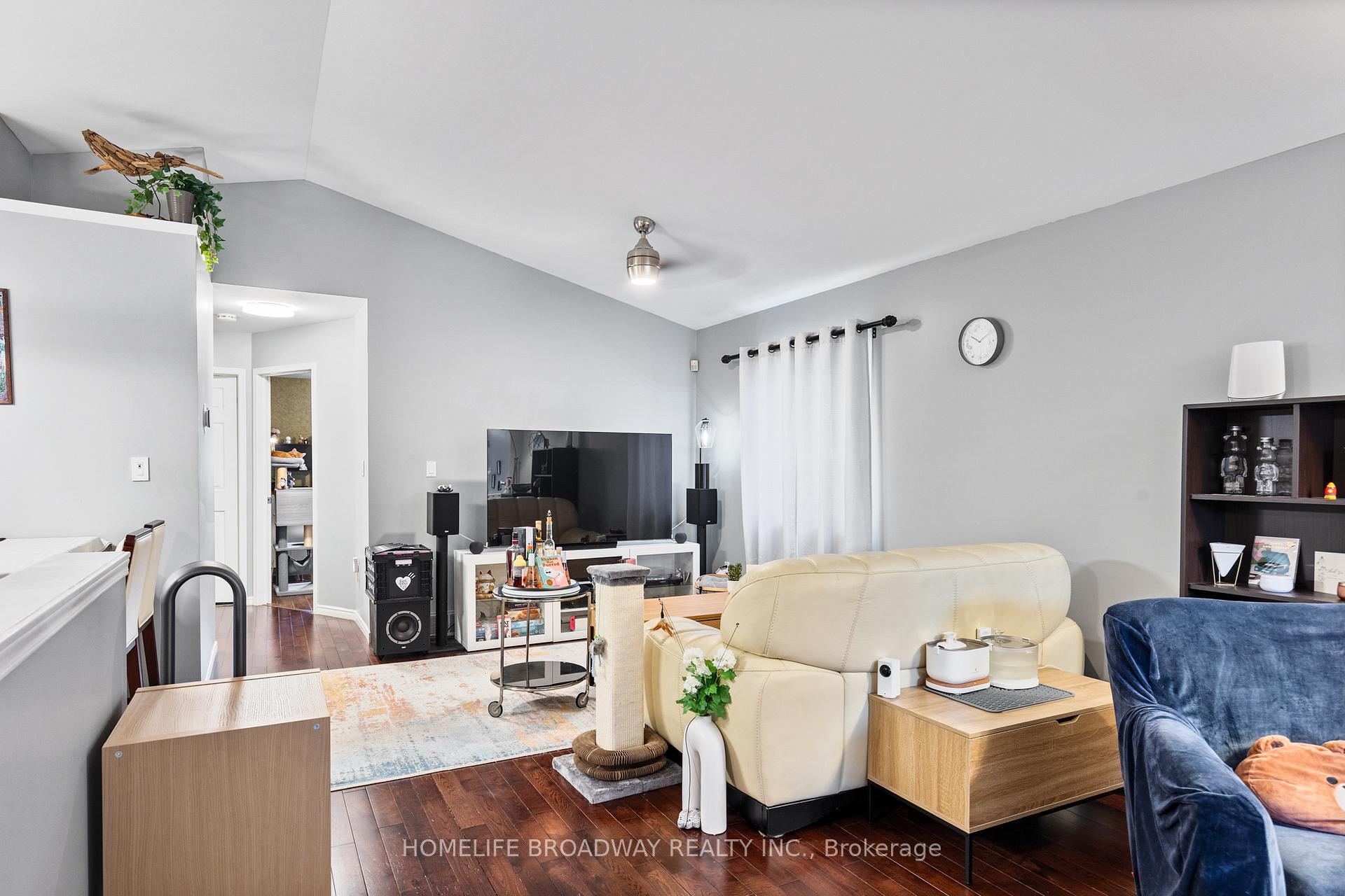 Photo 5 of 3283 Northway Avenue, Windsor — HOMEH