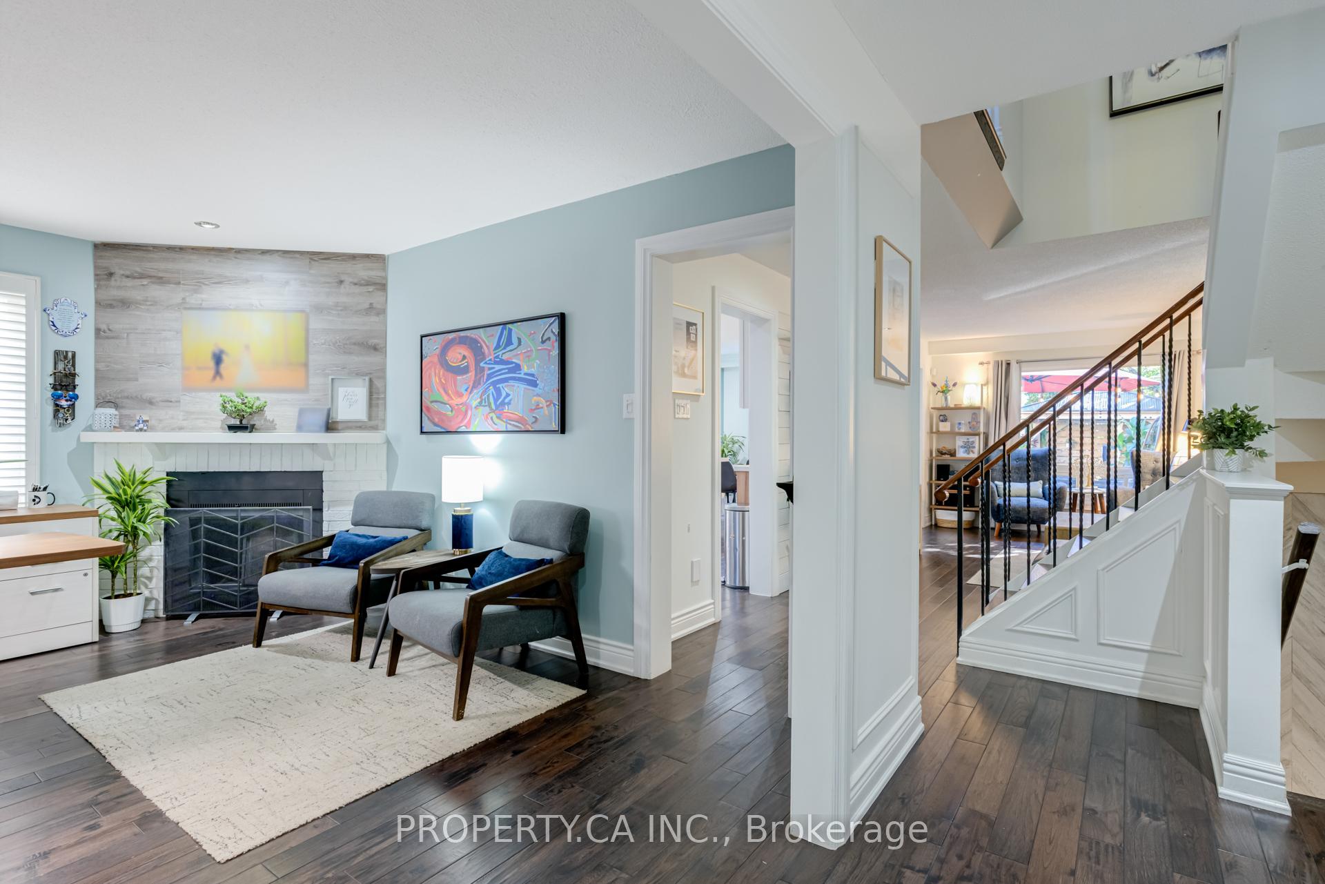 Photo 4 of 23 Gilmore Crescent, Vaughan, Brownridge — HOMEH