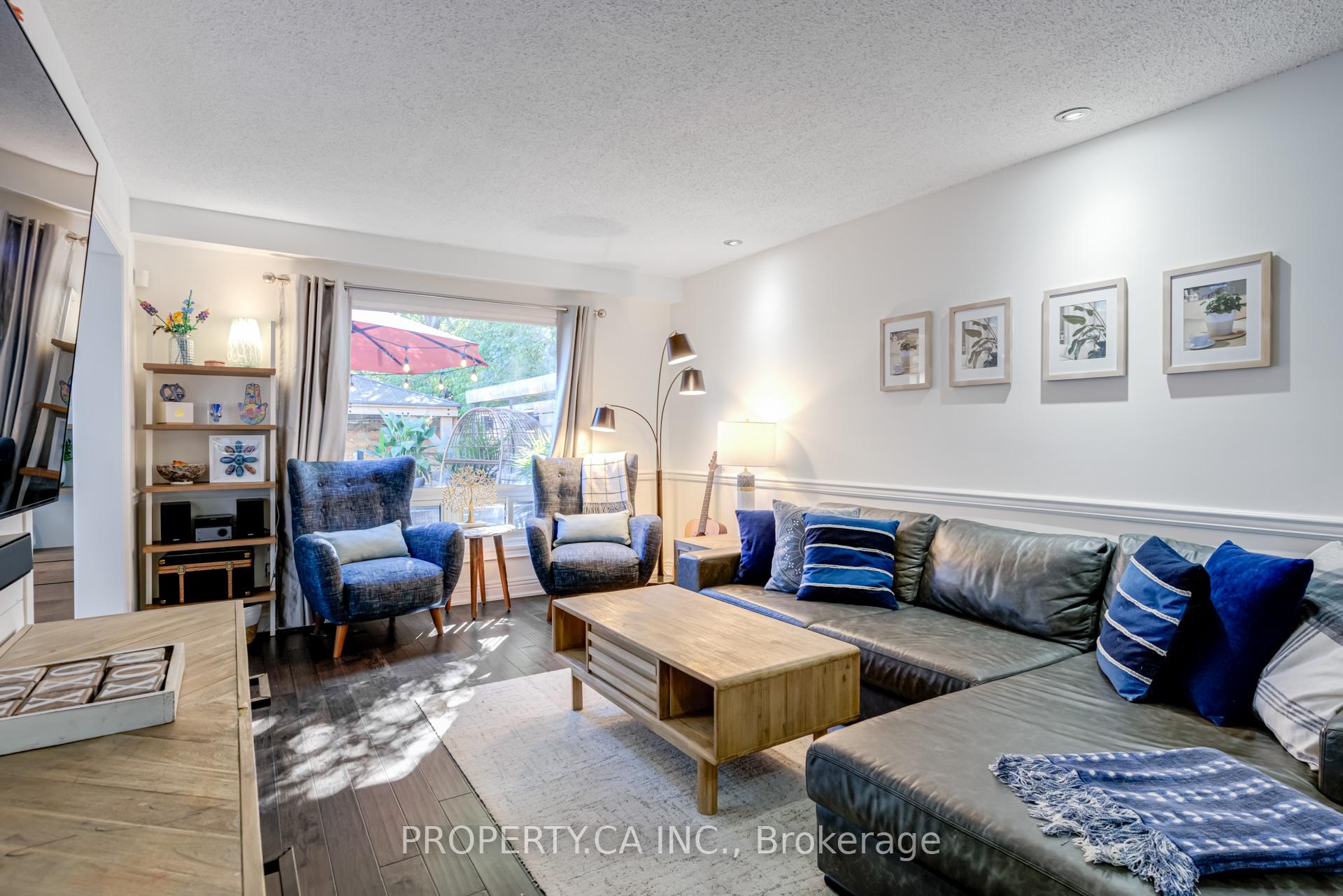 Photo 11 of 23 Gilmore Crescent, Vaughan, Brownridge — HOMEH