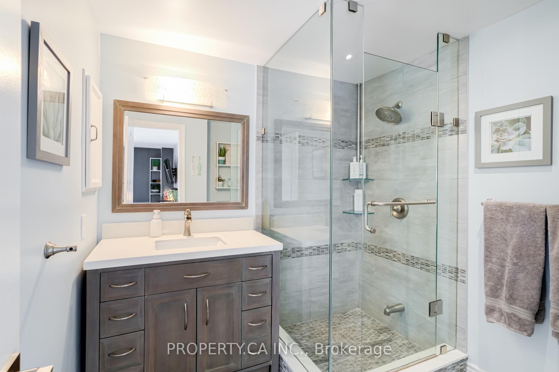 Photo 27 of 23 Gilmore Crescent, Vaughan, Brownridge — HOMEH